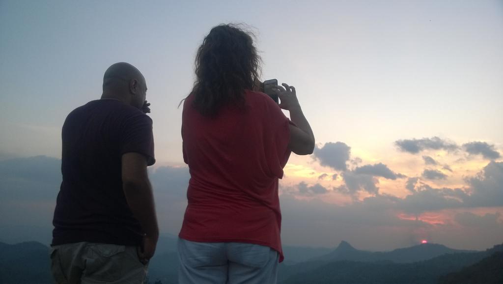 Grace Inn Munnar Homestay Buitenkant foto